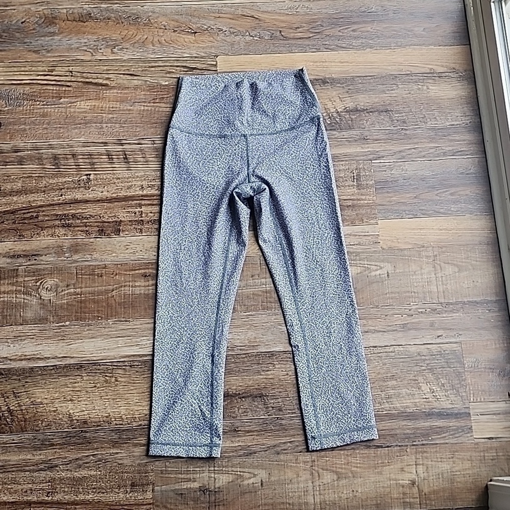 Lululemon Capri Leggings Sz 4